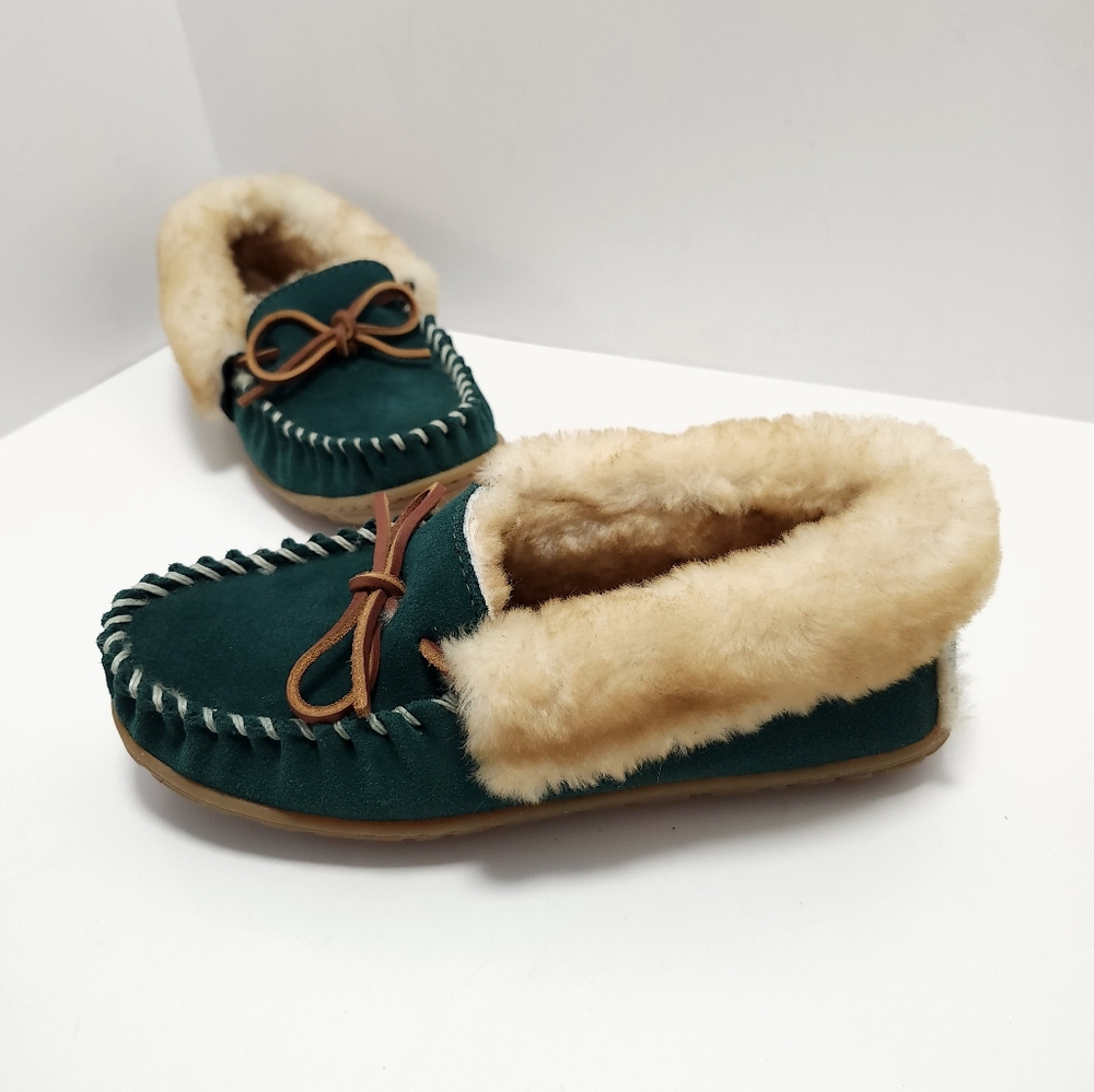 L.L. Bean Green and Tan Women's Slippers